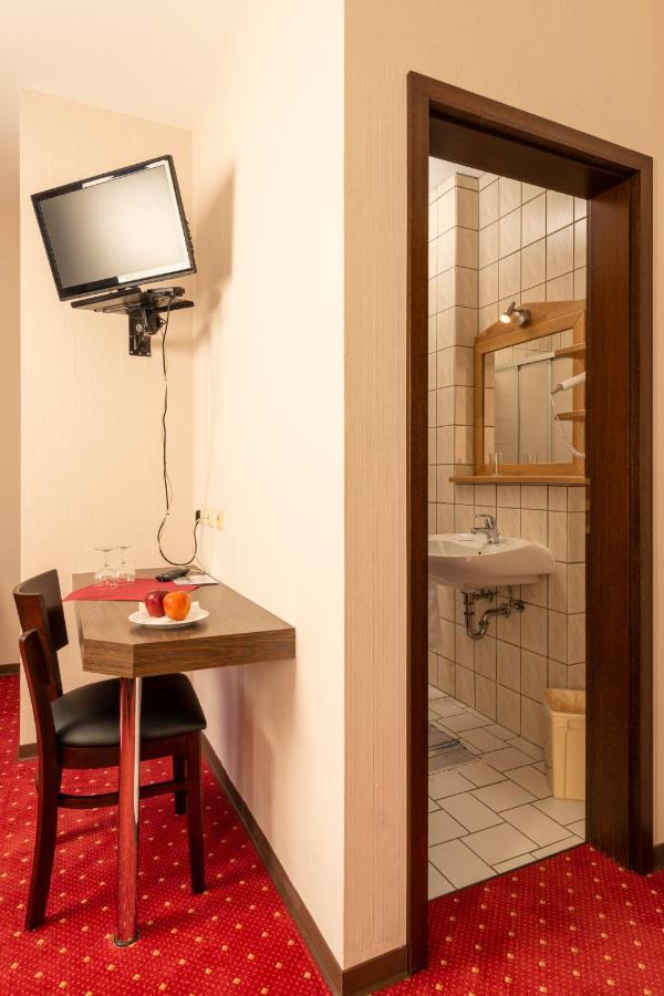 Hotel Restaurant Haesfeld Überherrn Exteriér fotografie